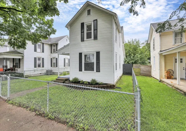 32nd image of 417 Washington Ave, Lancaster, OH 43130 | MLS# 226031327