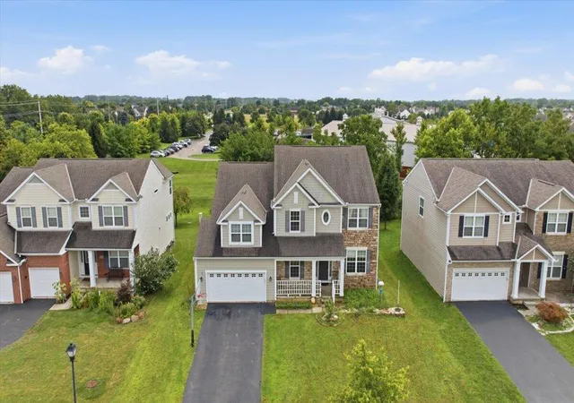 Photo 3 of Single family home for sale at 6061 Baumeister Dr, Hilliard, OH 43026 | MLS# 226030404 | Listing updated on 2026-10-02