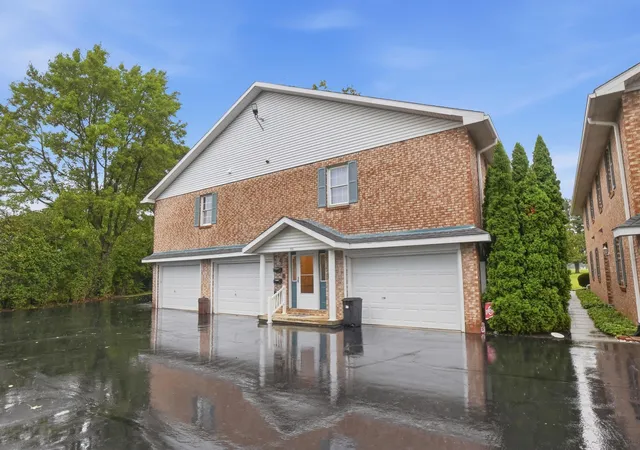 2nd image of 321 Dice Dr #C, Washington Court House, OH 43160 | MLS# 226030399