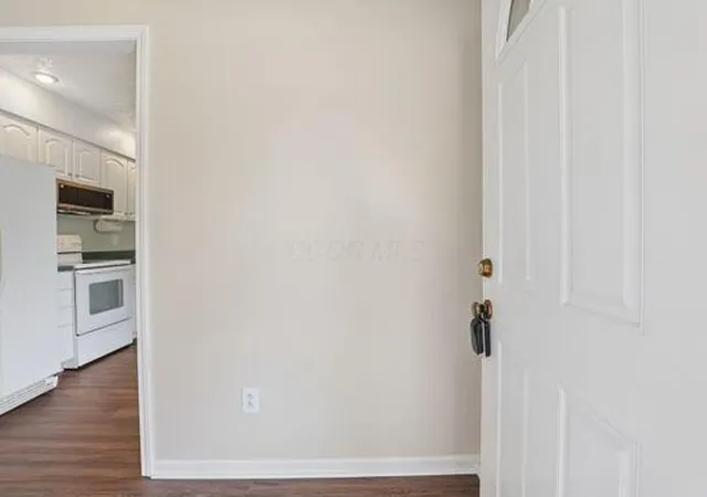 Listing Photo 5 - Condo for sale in building located at 384 Bishop Dr, London, OH 43140
