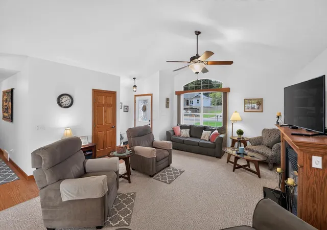Photo 3 of Single family home for sale at 870 Fairway Dr, Howard, OH 43028 | MLS# 226030398 | Listing updated on 2026-08-11
