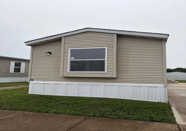 1st image of 301 Ronald Dr, Pataskala, OH 43062 | MLS# 226030425