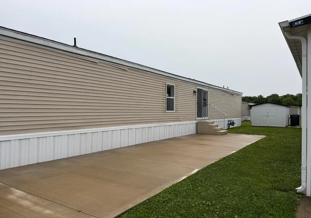 2nd image of 301 Ronald Dr, Pataskala, OH 43062 | MLS# 226030425