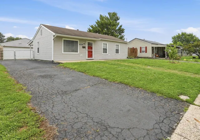 3rd image of 2806 Claude Dr, Columbus, OH 43207 | MLS# 226030962