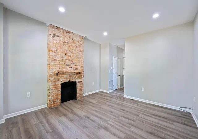 Listing Photo 5 - Condo for sale in building located at 293 W Park Ave, Columbus, OH 43223
