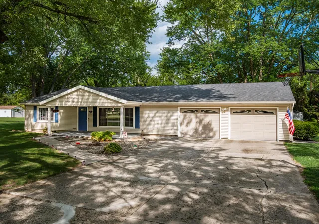Photo 3 of Single family home for sale at 1004 Adare Rd, Marion, OH 43302 | MLS# 226030520 | Listing updated on 2026-10-04
