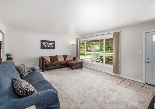 Photo 4 of Single family home for sale at 1004 Adare Rd, Marion, OH 43302 | MLS# 226030520 | Listing updated on 2026-10-19