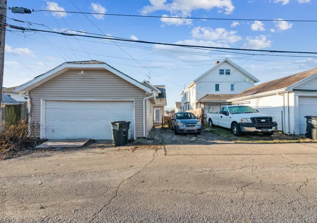 Photo 4 of Single family home for sale at 1080 Linden Ave, Dayton, OH 45410 | MLS# 226030482 | Listing updated on 2026-09-01