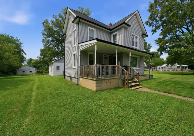 Photo 3 of Sale Pending at 2733 Baughman Ave, Columbus, OH 43211 | MLS# 226030646 | Listing updated on 2026-09-28
