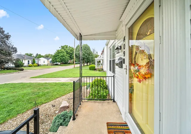 2nd image of 409 Mckell Rd, Chillicothe, OH 45601 | MLS# 226030596