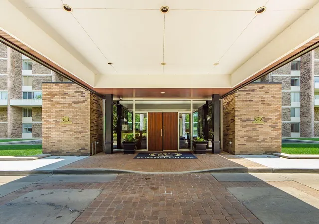 2nd image of 1000 Urlin Ave #622, Columbus, OH 43212 | MLS# 226030668