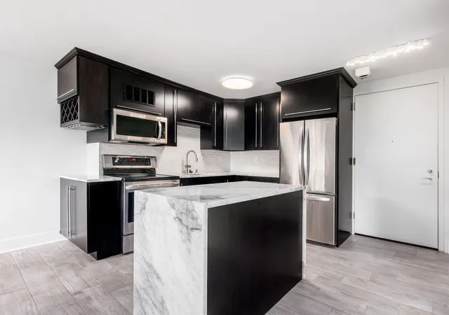 Photo 3 of Condo for sale at 1000 Urlin Ave #622, Columbus, OH 43212 | MLS# 226030668 | Listing updated on 2026-10-19