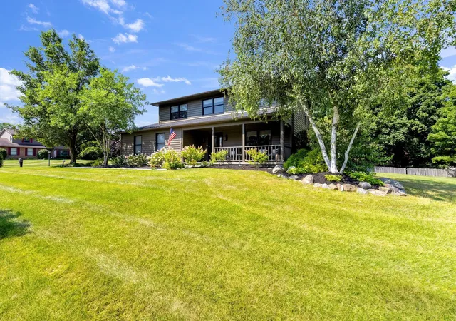Photo 1 of Single family home for sale at 10 Woodside Blvd, Mansfield, OH 44904 | MLS# 226030681 | Listing updated on 2026-09-03