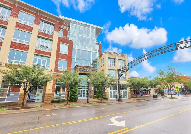 55th image of 1145 N High St #403, Columbus, OH 43201 | MLS# 226030541