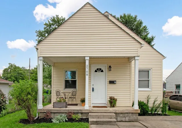 Photo 1 of Single family home for sale at 2708 N Hiawatha St, Columbus, OH 43211 | MLS# 226030692 | Listing updated on 2026-08-17