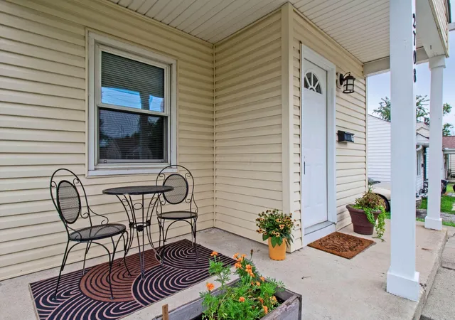 Photo 3 of Single family home for sale at 2708 N Hiawatha St, Columbus, OH 43211 | MLS# 226030692 | Listing updated on 2026-08-17