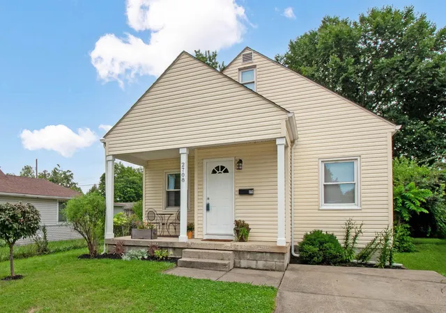 Photo 3 of Single family home for sale at 2708 N Hiawatha St, Columbus, OH 43211 | MLS# 226030692 | Listing updated on 2026-08-17