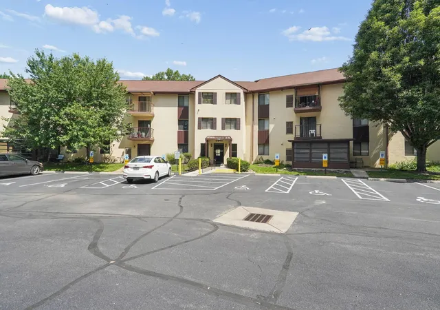 2nd image of 3941 Karl Rd #218, Columbus, OH 43224 | MLS# 226030564