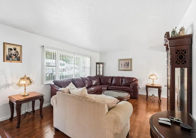 2nd image of 5417 Walshire Dr, Columbus, OH 43232 | MLS# 226030707