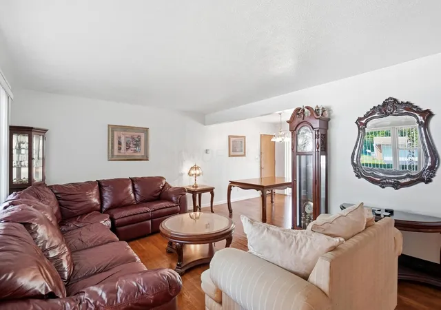 3rd image of 5417 Walshire Dr, Columbus, OH 43232 | MLS# 226030707
