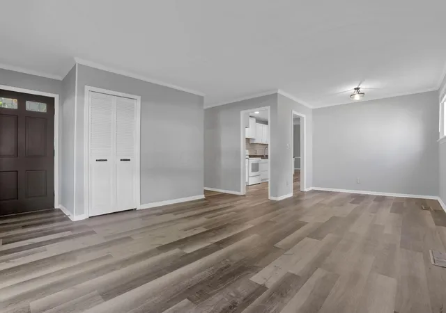Photo 3 of Single family home for sale at 2515 Swansea Rd, Columbus, OH 43221 | MLS# 226032174 | Listing updated on 2026-10-06