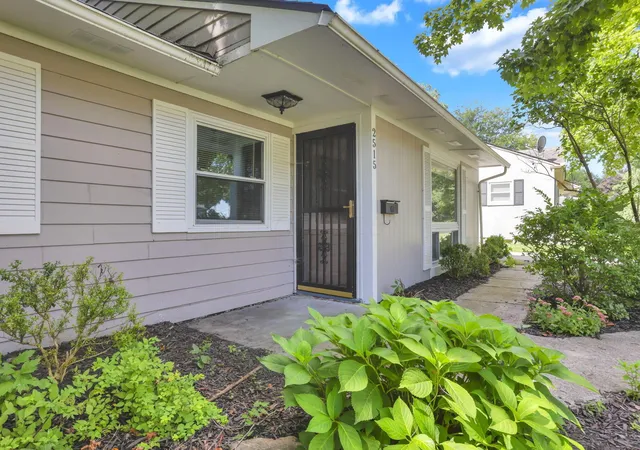Photo 3 of Single family home for sale at 2515 Swansea Rd, Columbus, OH 43221 | MLS# 226032174 | Listing updated on 2026-10-06