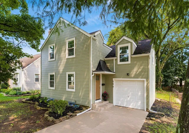 1st image of 556 N Pickaway St, Circleville, OH 43113 | MLS# 226030561