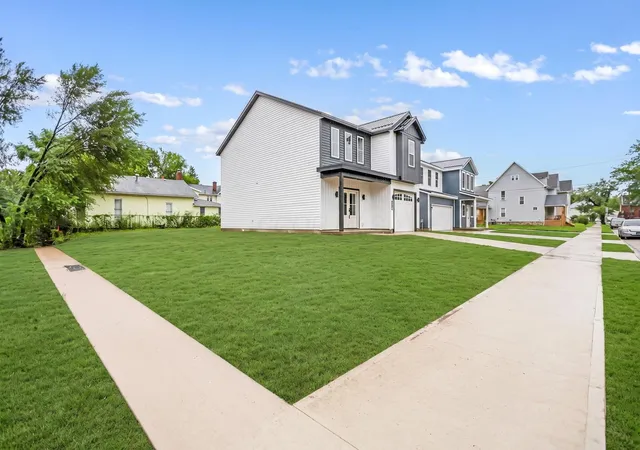 3rd image of 170 W Locust St, Newark, OH 43055 | MLS# 226030582