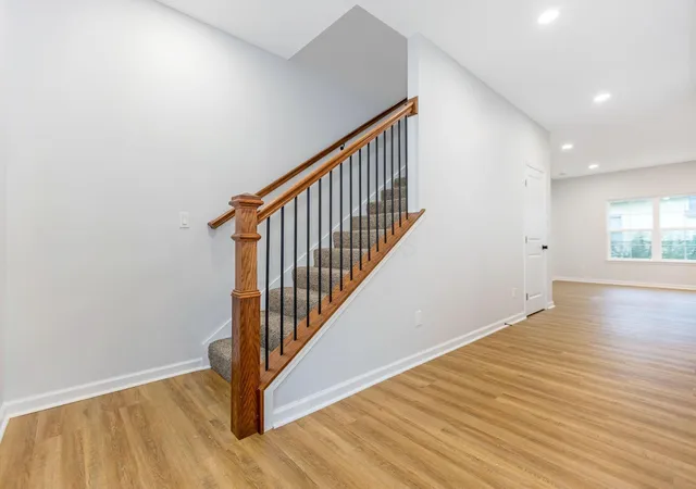 5th image of 170 W Locust St, Newark, OH 43055 | MLS# 226030582