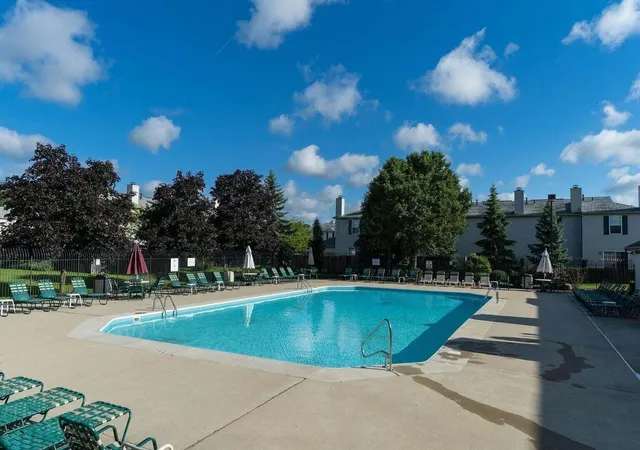 2nd image of 1734 Ridgebury Dr, Hilliard, OH 43026