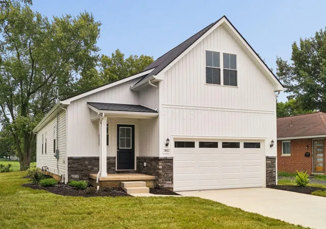Photo 3 of Single family home for sale at 3812 Glenna Ave, Grove City, OH 43123 | MLS# 226030900 | Listing updated on 2026-09-10