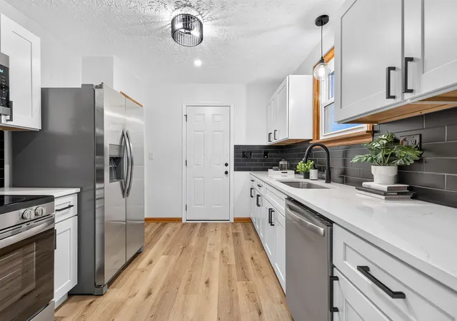 5th image of 805 S Hague Ave, Columbus, OH 43204 | MLS# 226030589