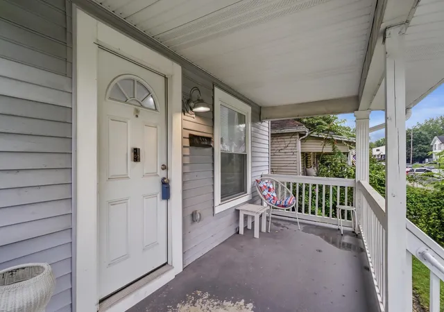 Photo 3 of Single family home for sale at 958 Miller Ave, Columbus, OH 43206 | MLS# 226030592 | Listing updated on 2026-09-09