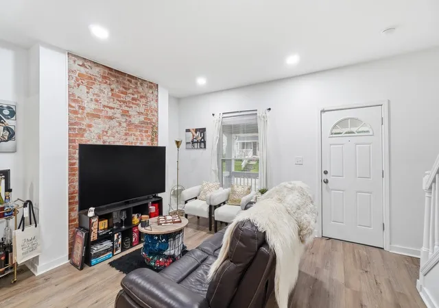 Photo 4 of Single family home for sale at 958 Miller Ave, Columbus, OH 43206 | MLS# 226030592 | Listing updated on 2026-09-09