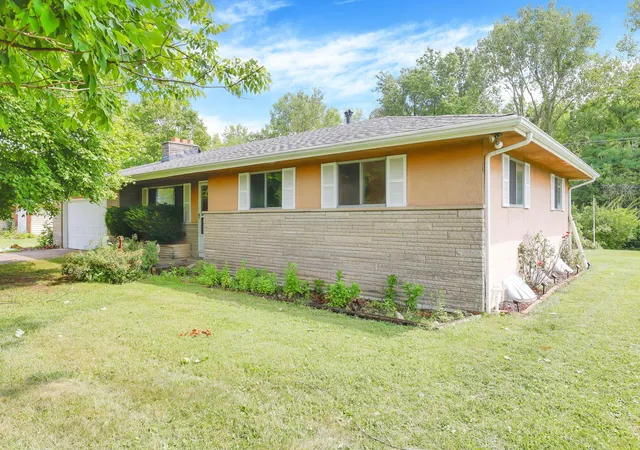 2nd image of 82 N Belmar Dr, Reynoldsburg, OH 43068 | MLS# 226030643