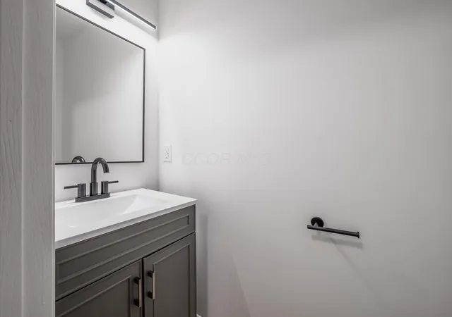Photo 4 of Single family home for sale at 219 Pinoak Ct, Delaware, OH 43015 | MLS# 226030674 | Listing updated on 2026-10-01