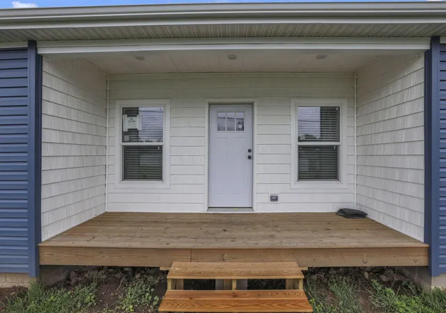 Photo 3 of Single family home for sale at 216 Wood St, Buckeye Lake, OH 43008 | MLS# 226030623 | Listing updated on 2026-09-06
