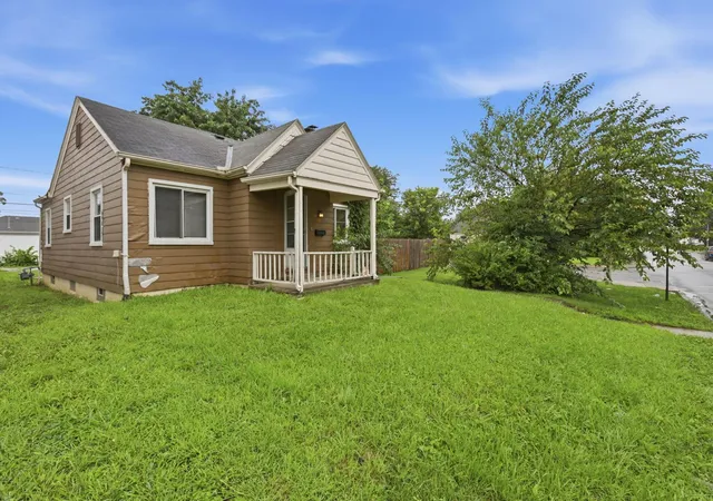 3rd image of 1181 Fairwood Ave, Columbus, OH 43206 | MLS# 226031007