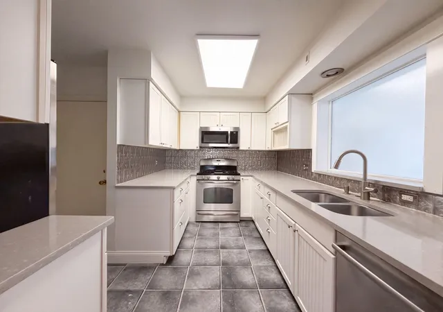 Photo 2 of Sale Pending at 751 Grandon Ave, Columbus, OH 43209 | MLS# 226030631 | Listing updated on 2026-08-21