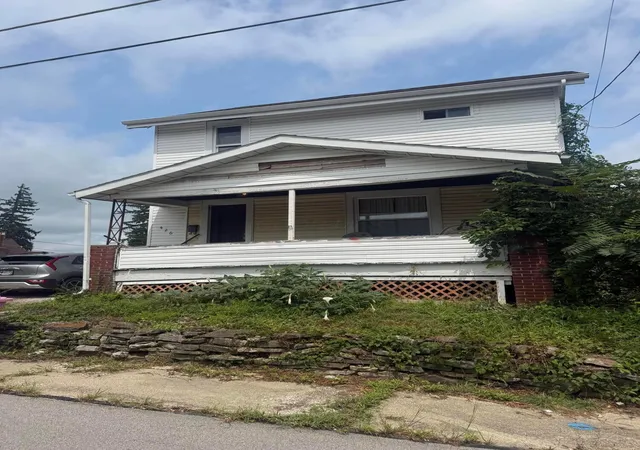 Photo 1 of Single family home for sale at 426 Parker St, Mansfield, OH 44906 | MLS# 226031040 | Listing updated on 2026-08-15