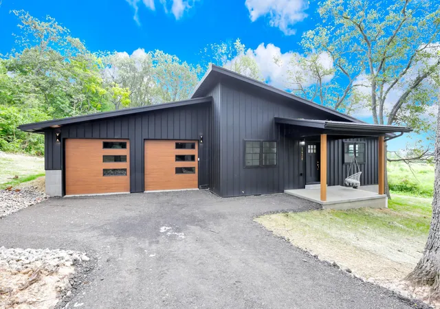2nd image of 1438 Ragged Ridge Rd, Frankfort, OH 45628 | MLS# 226030678