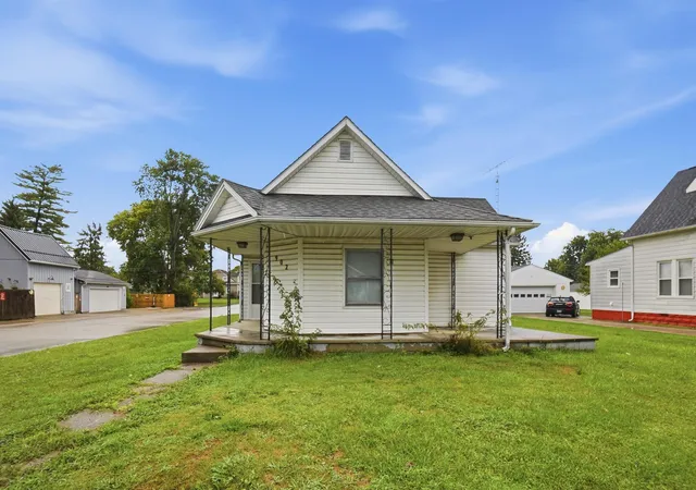 1st image of 902 S North St, Washington Court House, OH 43160 | MLS# 226030658