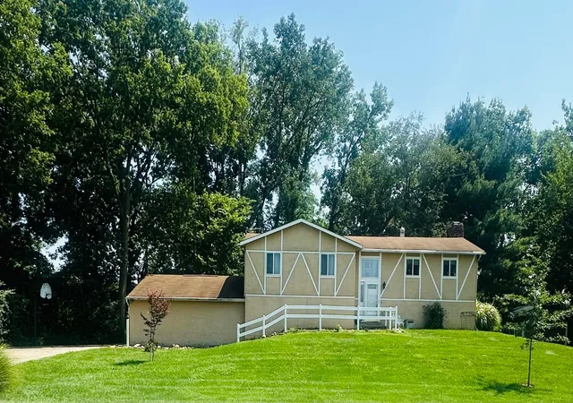 3rd image of 212 Pat Haven Dr, Pataskala, OH 43062 | MLS# 226030796