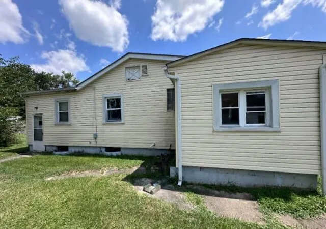 2nd image of 667 Erickson Ave, Columbus, OH 43213 | MLS# 226030694