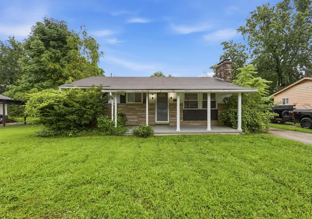 2nd image of 950 S Byron Ave, Columbus, OH 43227 | MLS# 226031004