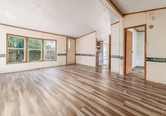 Photo 4 of Single family home for sale at 2801 Perdue Ave, Columbus, OH 43211 | MLS# 226030709 | Listing updated on 2026-10-01