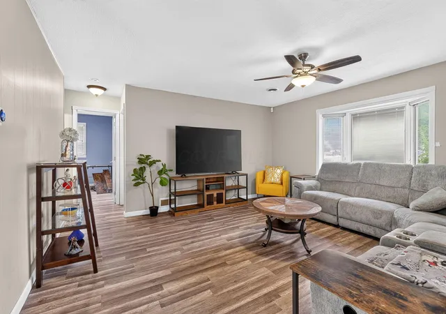Photo 2 of Single family home for sale at 248 Iroquois Park Pl, Columbus, OH 43230 | MLS# 226030716 | Listing updated on 2026-09-16