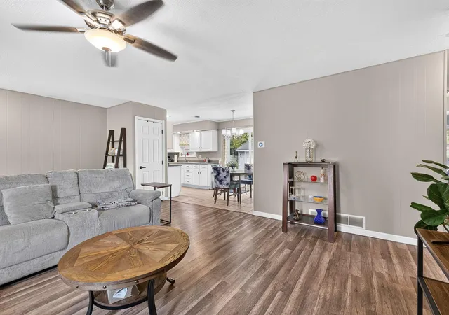 Photo 4 of Single family home for sale at 248 Iroquois Park Pl, Columbus, OH 43230 | MLS# 226030716 | Listing updated on 2026-09-16