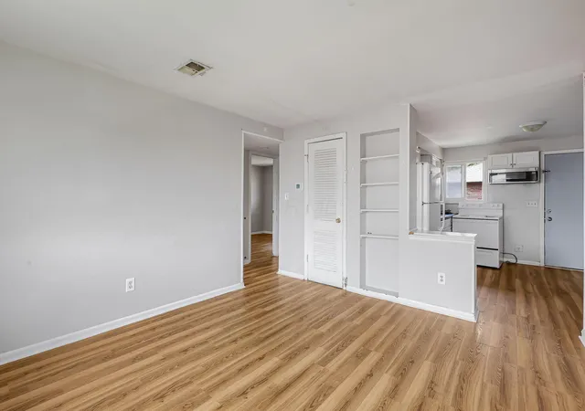 4th image of 4651 Hilton Ave, Columbus, OH 43228 | MLS# 226030754