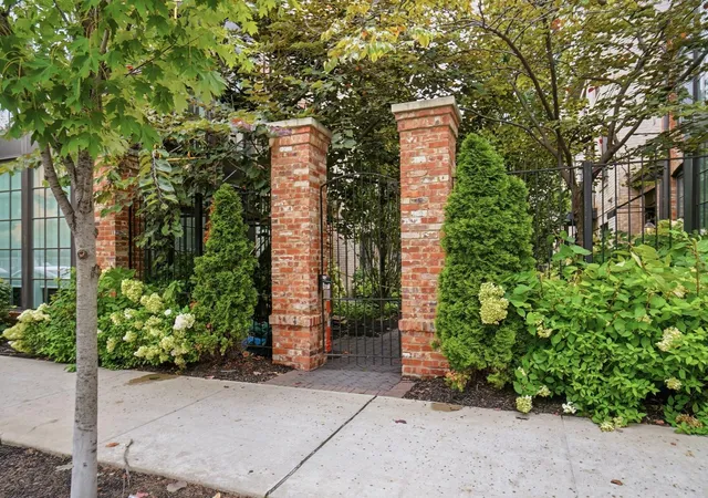 Listing Photo 4 - Condo for sale in building located at 81 N 6Th St, Columbus, OH 08759 - Unit #TH63